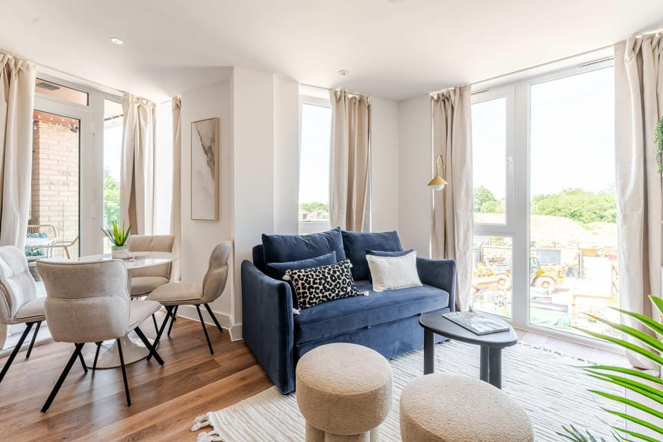 Sleeps 4 Near Bath City Centre Free Parking Apartment in Bath