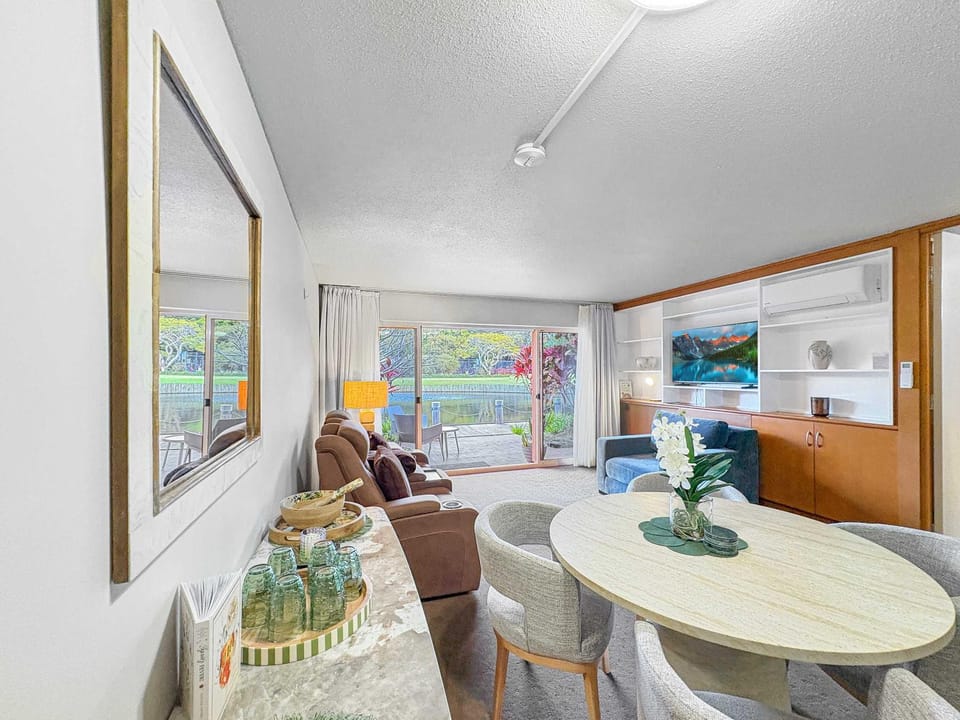 Pacific Bay 1-Bed Apt Lake Views & Beach Apartment in Coffs Harbour