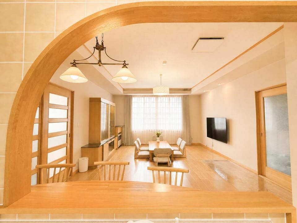 Living room, Dining area, air conditioner