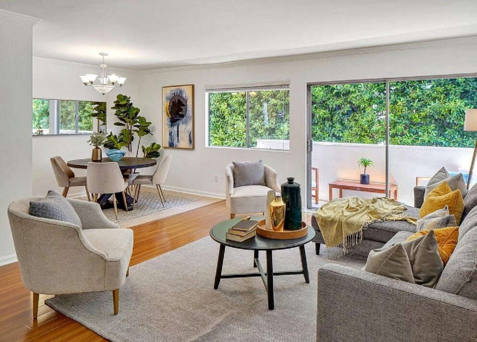 Two Bedroom Residence with Pool and Spa Access Apartment in West Hollywood