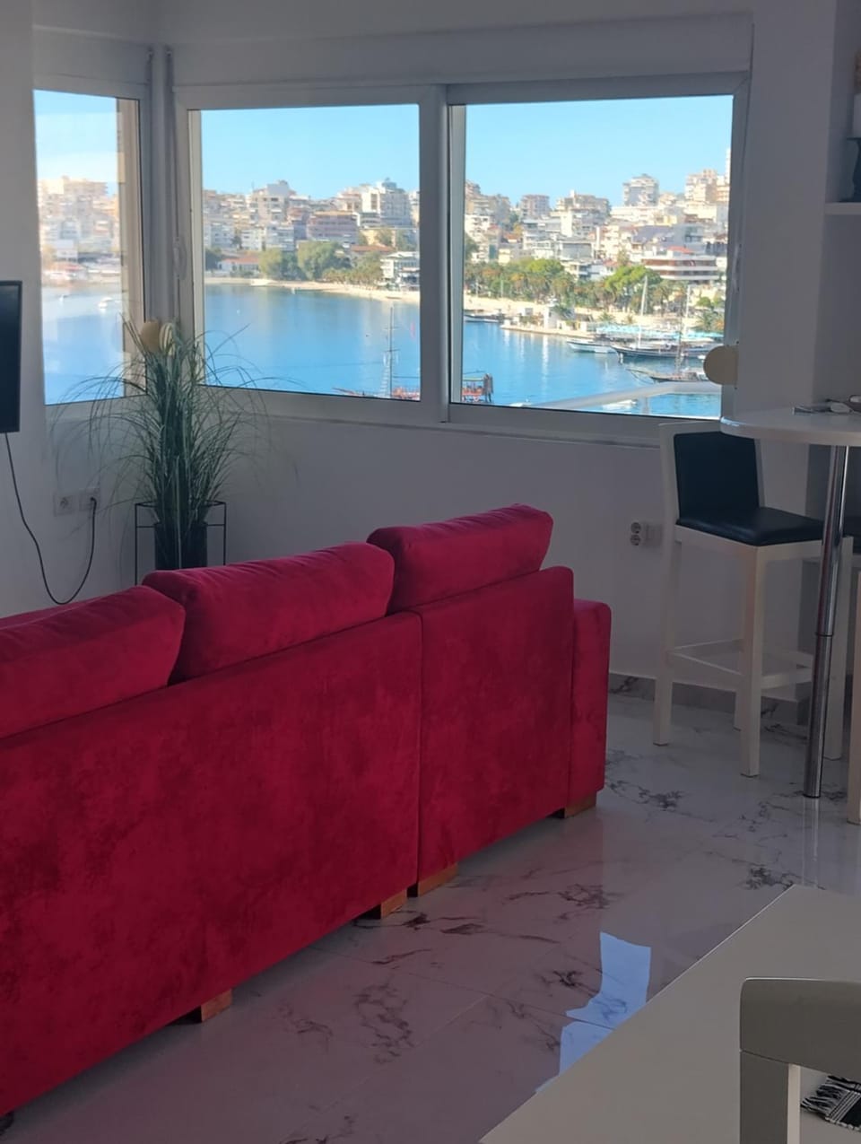 Amazing Sea City Beach Saranda Apartment in Sarandë