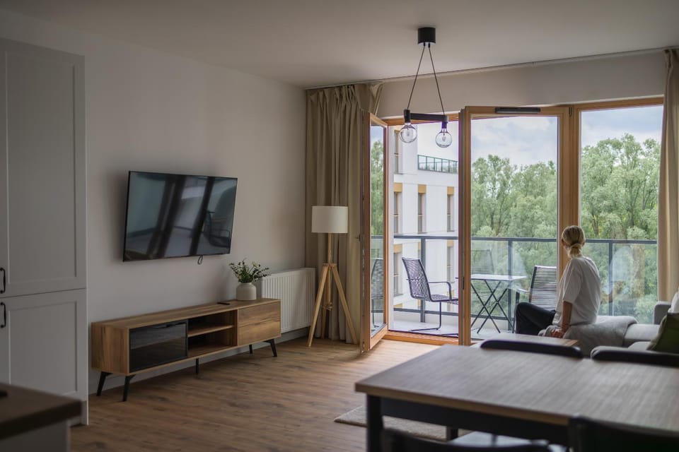Communal lounge/ TV room, TV and multimedia, Living room, Seating area, Evening entertainment