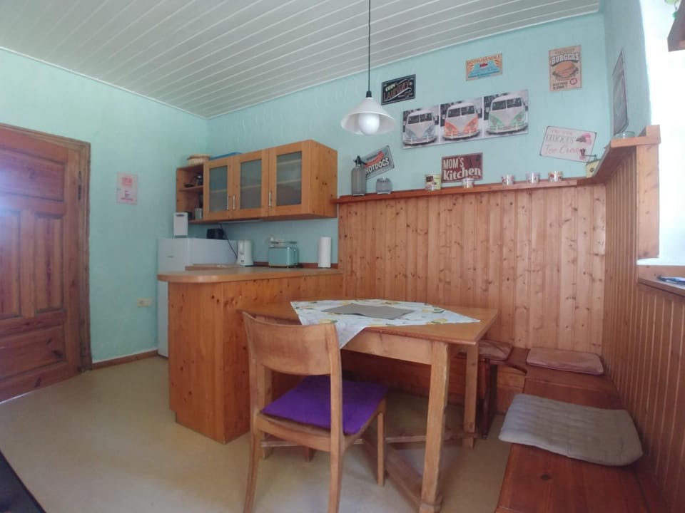 Dining area, kitchen