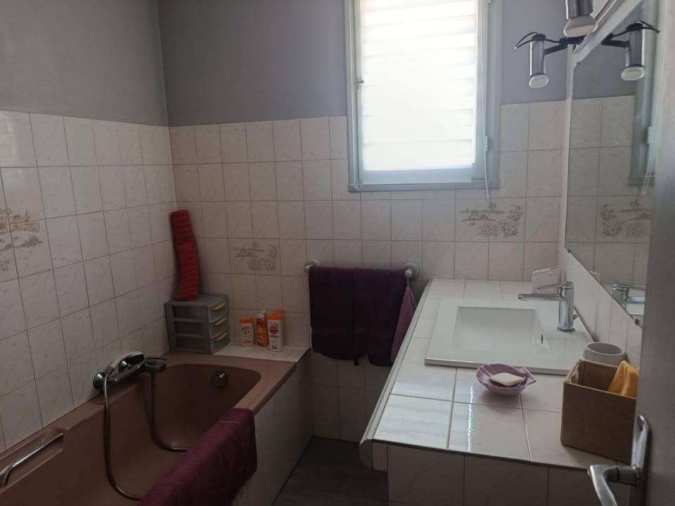 Location au pied du Mont Ventoux House in Mormoiron