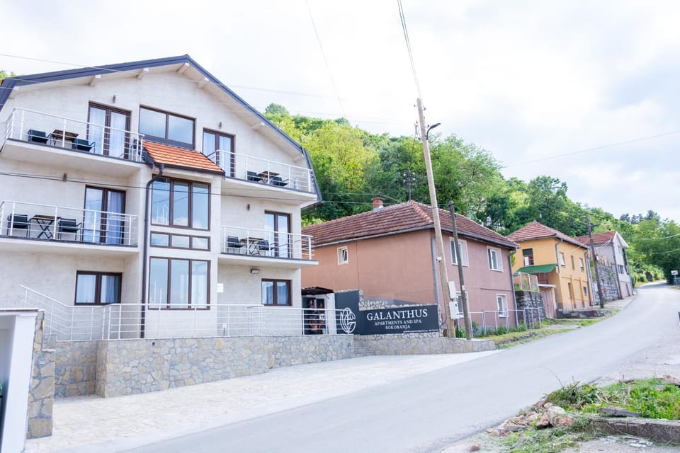 Property building, Neighbourhood, Location, Parking
