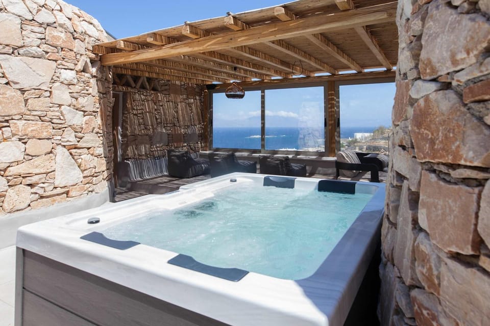 Ultimate Mykonian Villa with Pool Jacuzzi and View Villa in Mykonos, Mikonos 846 00, Greece
