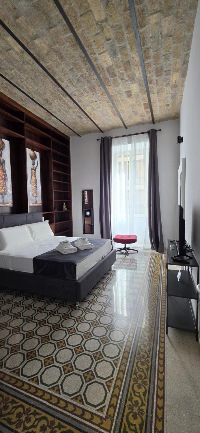 Bed, TV and multimedia, Photo of the whole room, Bedroom, wardrobe, air conditioner