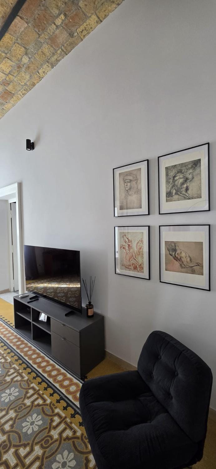 TV and multimedia, Living room, Evening entertainment, air conditioner