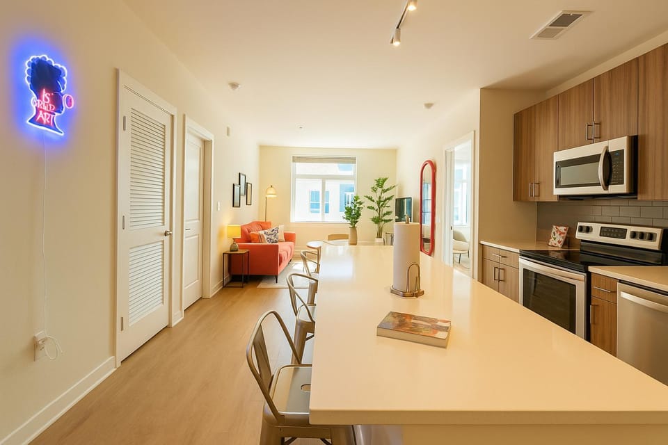 Kitchen or kitchenette, Living room, Seating area, Dining area, oven