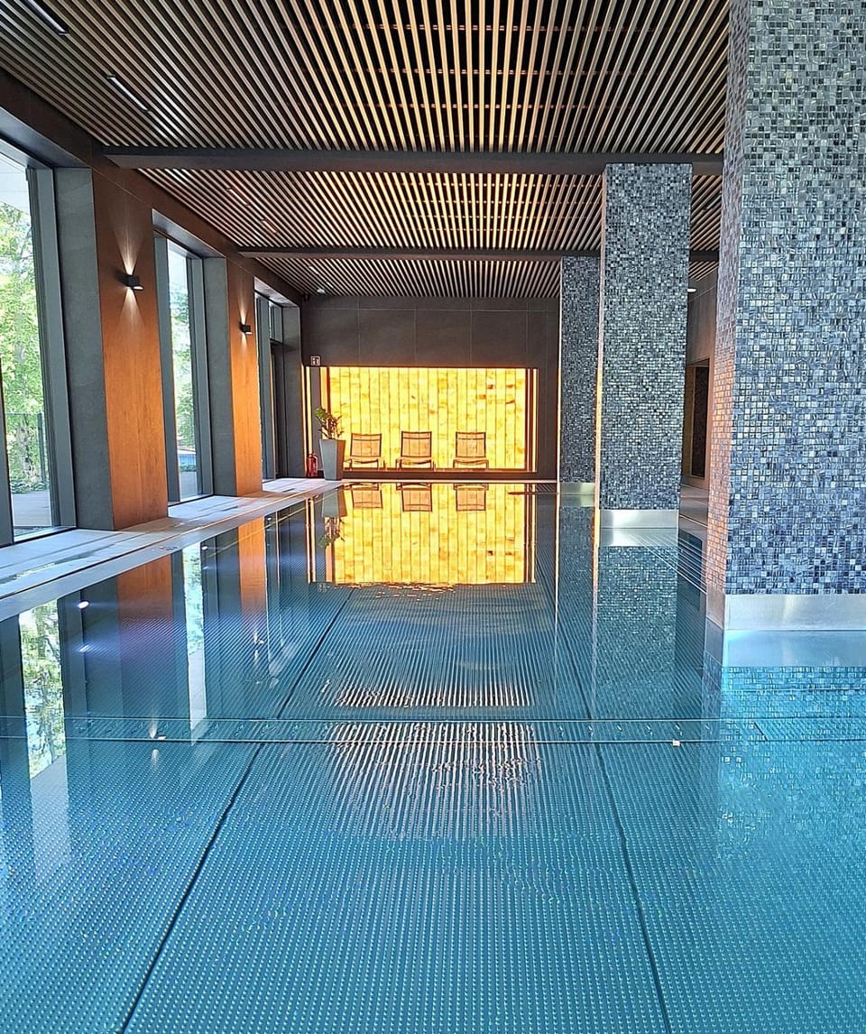 Swimming pool, Swimming pool