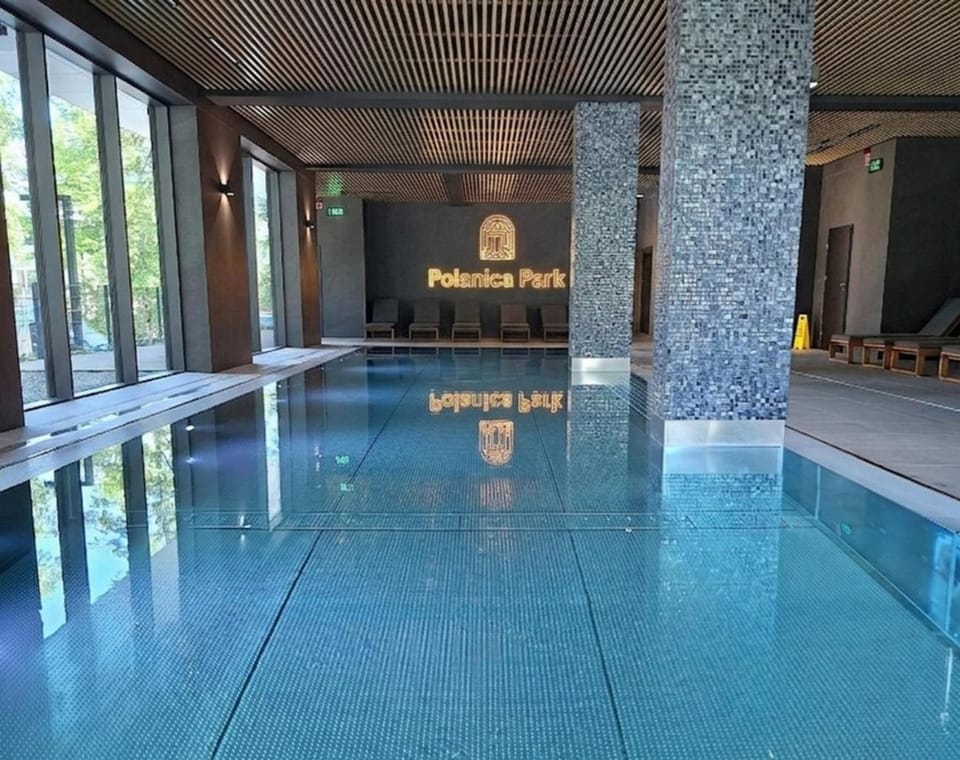 Swimming pool, Swimming pool