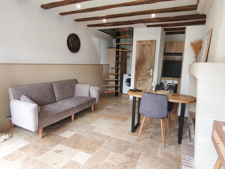 Kitchen or kitchenette, Living room, Dining area