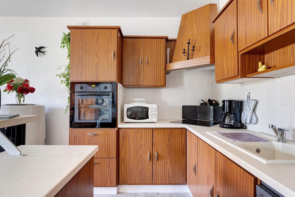 Kitchen or kitchenette, Living room
