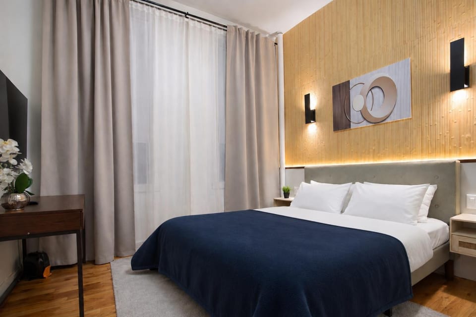 2 Bedroom Cozy Gem Apartment in Lower Manhattan
