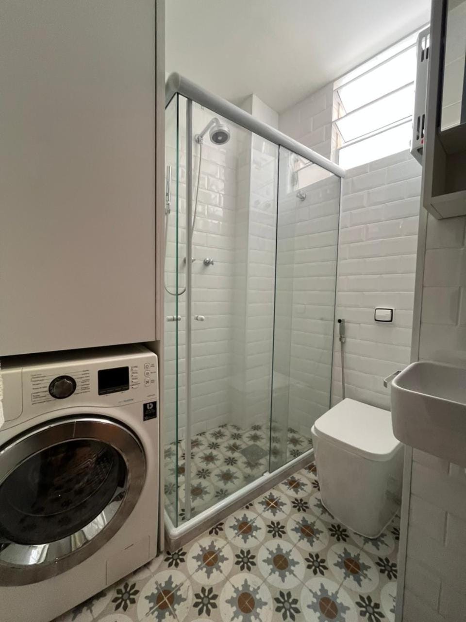 Shower, Bathroom, washing machine