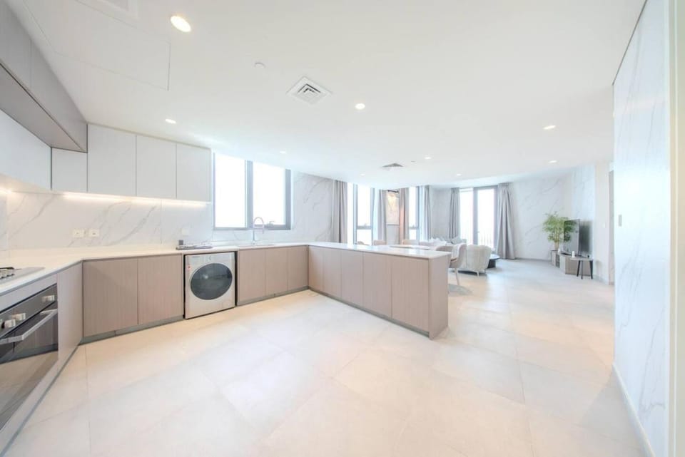 Premium 3BR - Maid Room - Boulevard Aljada by Arada -Pool - Gym Apartment in Al Sharjah