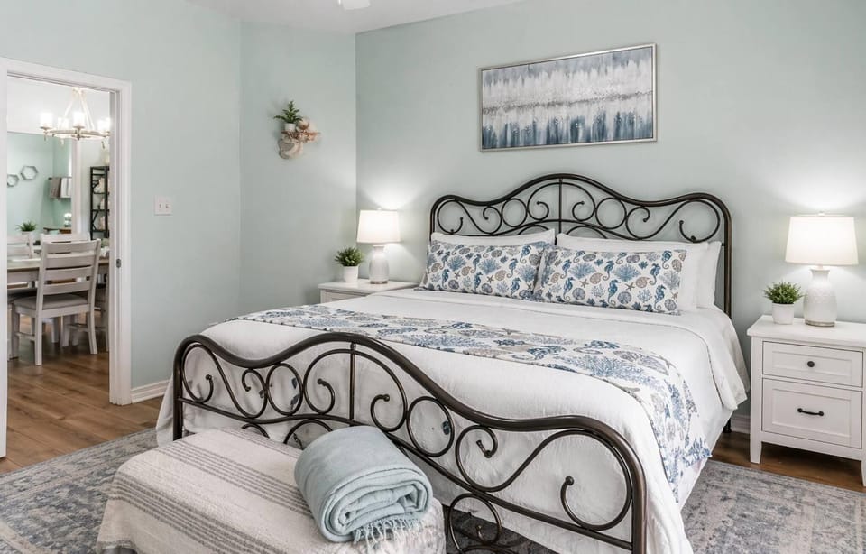 Bed, Decorative detail, Bedroom