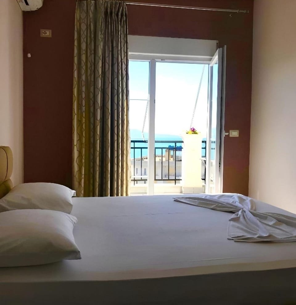 View (from property/room), View (from property/room), Bedroom, City view, Sea view