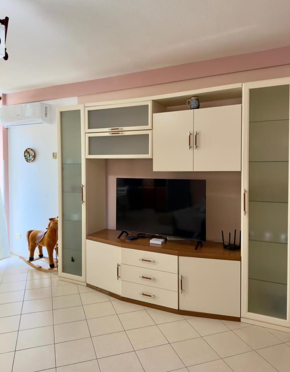 TV and multimedia, Living room, Entertainment