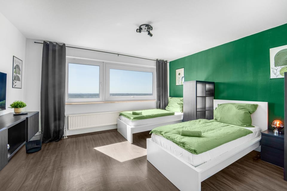 Bed, TV and multimedia, Photo of the whole room, Bedroom, internet, towels, wardrobe