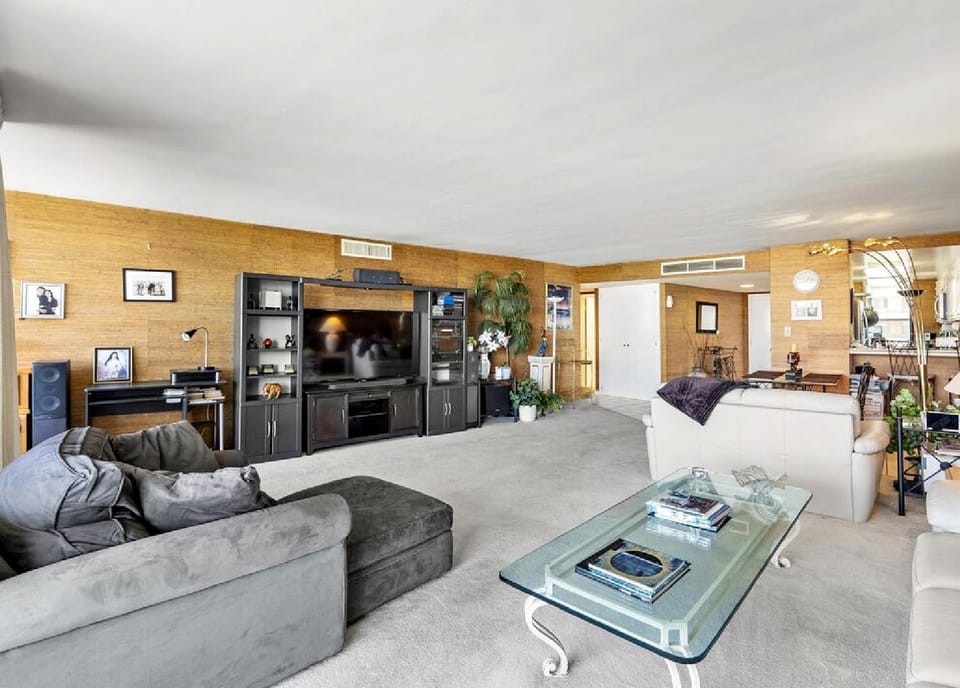 Three Bedroom Residence with Panoramic Water Views Apartment in Marina del Rey