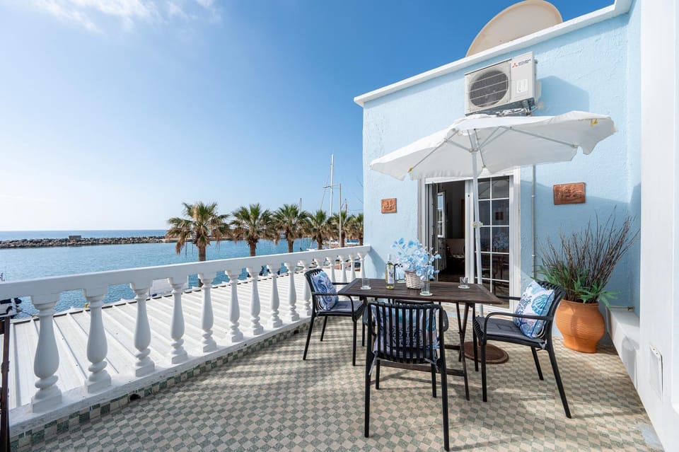 Property building, Balcony/Terrace