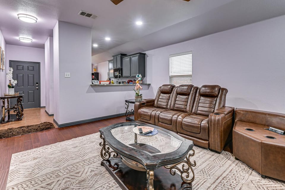 Great for Traveling Nurses! Charming McKinney Home House in McKinney