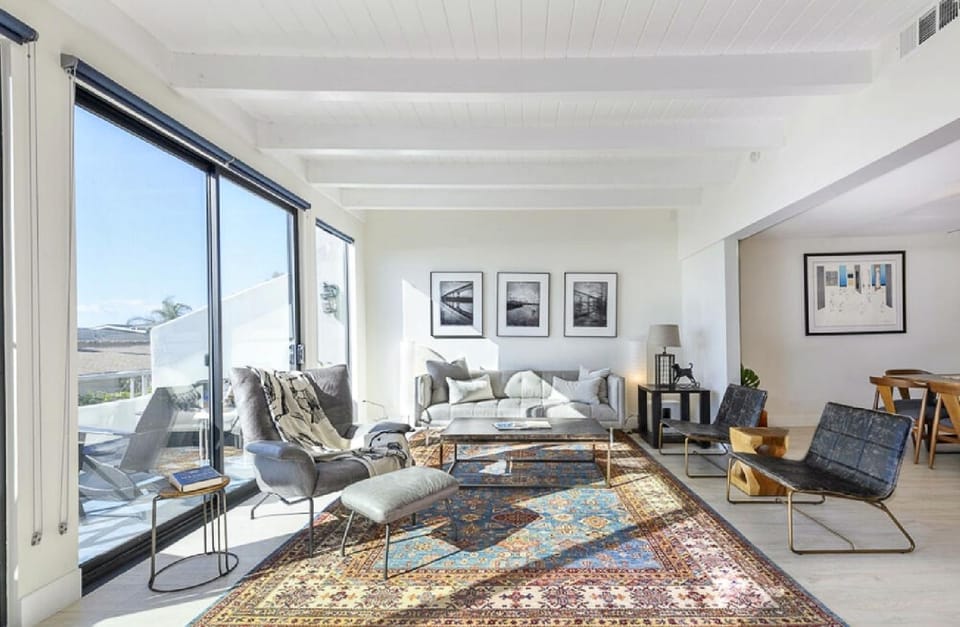 Three Bedroom Residence with Private Rooftop Deck Apartment in Hermosa Beach