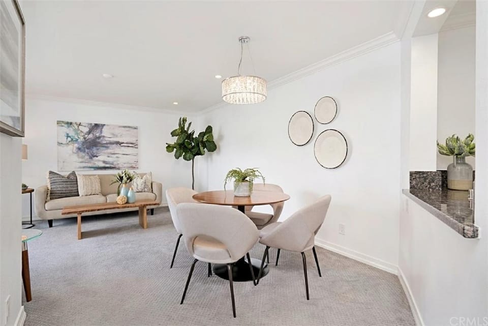 One Bedroom Coastal Residence with Ocean Views Apartment in Redondo Beach