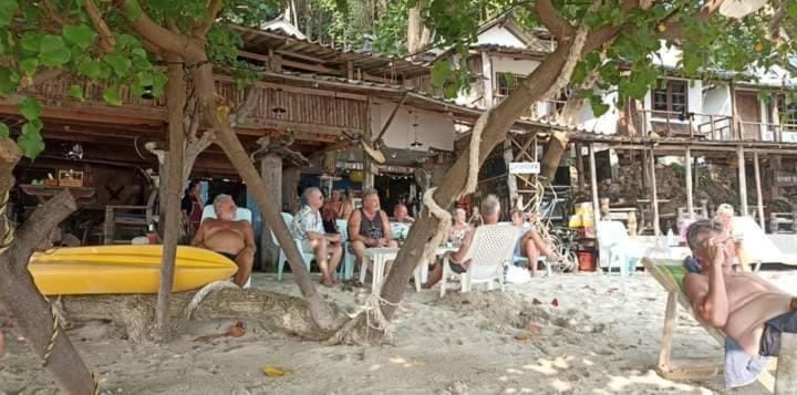 Changbar Bungalow Hostel in Ko Chang