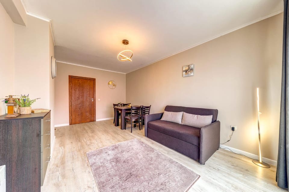 Bed, Living room, Seating area
