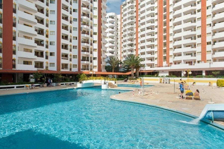 Pool view, Swimming pool, sunbed