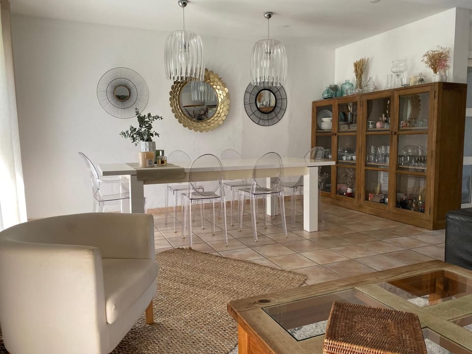 Villa avec piscine et jardin privés, hébergement cosy avec clim Villa in Nimes
