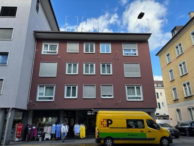 Property building, Neighbourhood