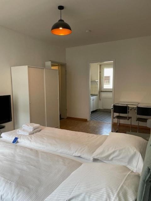 Studio near lakeside - Cross 9 Apartment in Zurich City