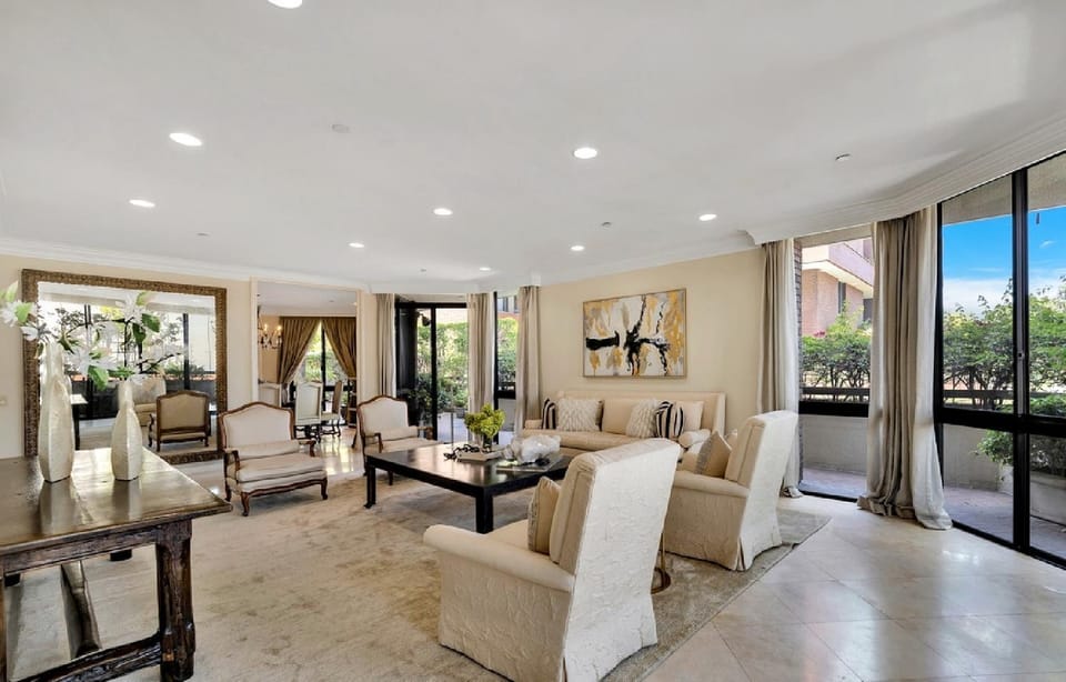 Luxury Two Bedroom Residence with Expansive Terrac Apartment in Beverly Hills