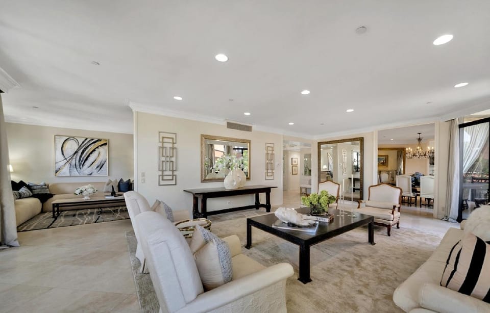 Luxury Two Bedroom Residence with Expansive Terrac Apartment in Beverly Hills