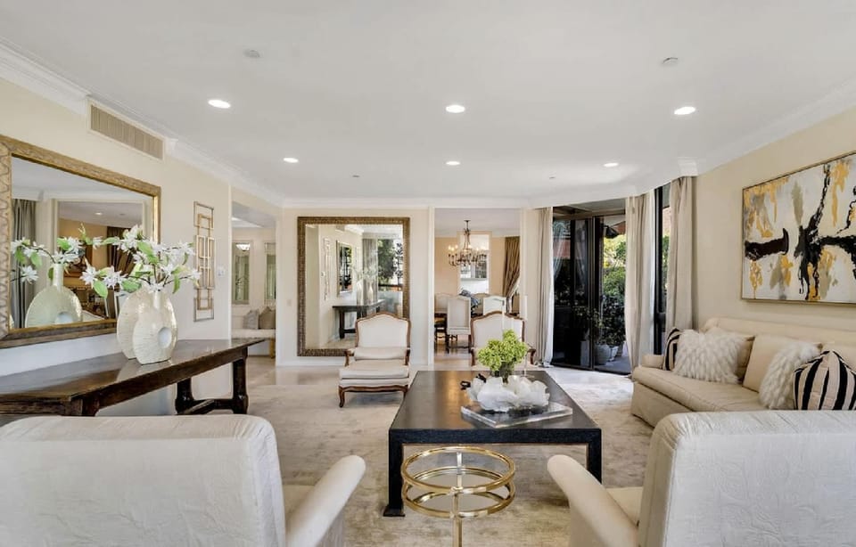 Luxury Two Bedroom Residence with Expansive Terrac Apartment in Beverly Hills