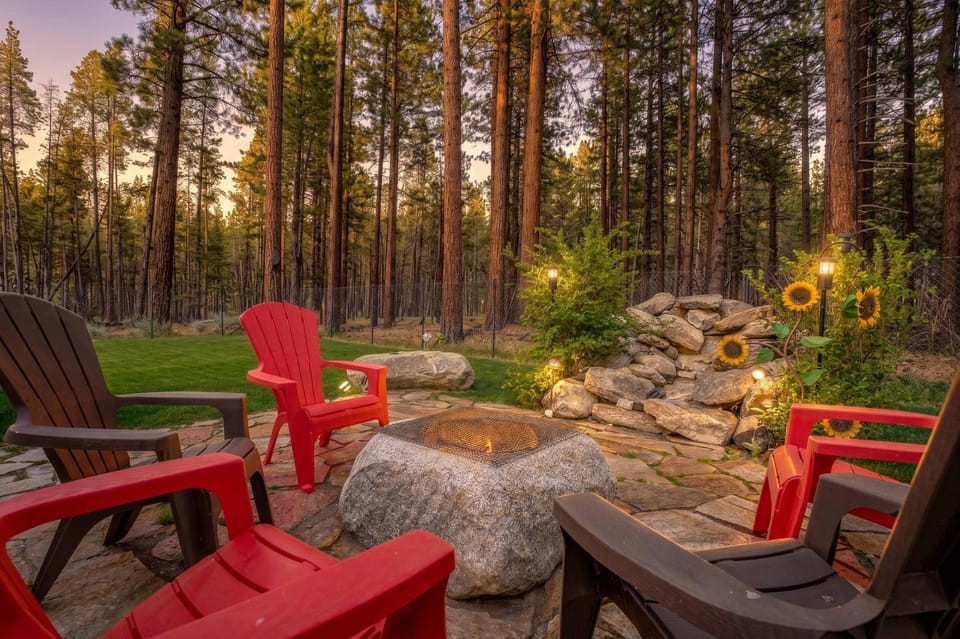 South Lake Tahoe Retreat - Pool Table & BBQ Grill House in South Lake Tahoe