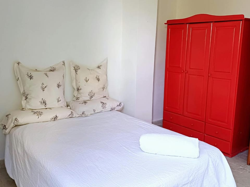 Bed, Photo of the whole room, Bedroom, wardrobe