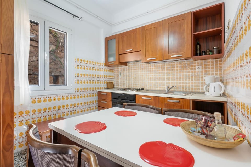 Property building, Kitchen or kitchenette, Living room