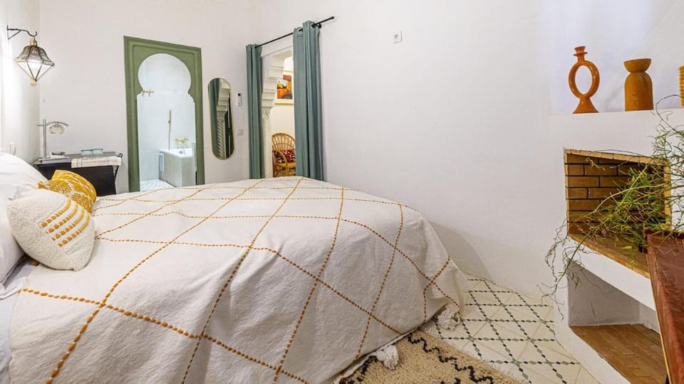 Douria Plume - Rooftop & Outdoor Shower House in Marrakesh