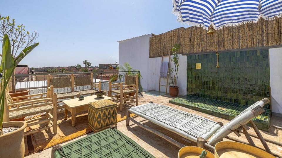 Douria Plume - Rooftop & Outdoor Shower House in Marrakesh