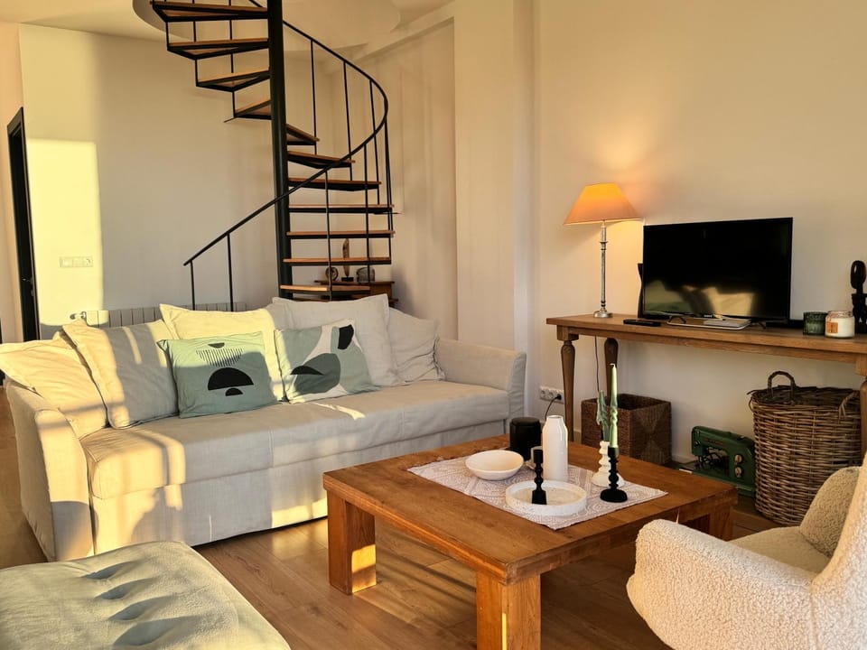TV and multimedia, Living room, Seating area