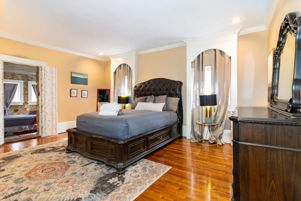 The Dinglewood Castle An Unparalleled Experience House in Phenix City