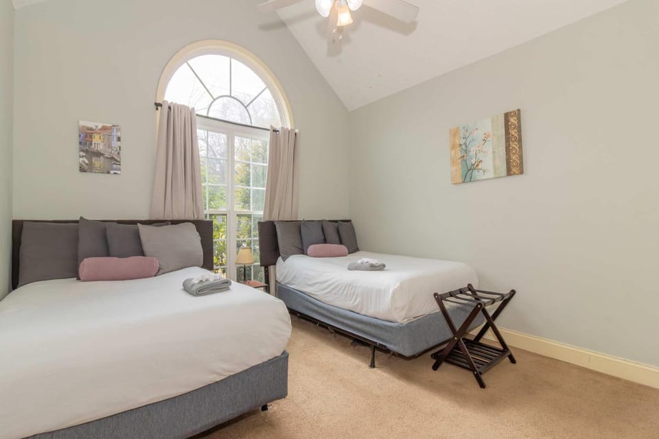Creekside Stay Near Fort Benning Sleeps 12 House in Columbus