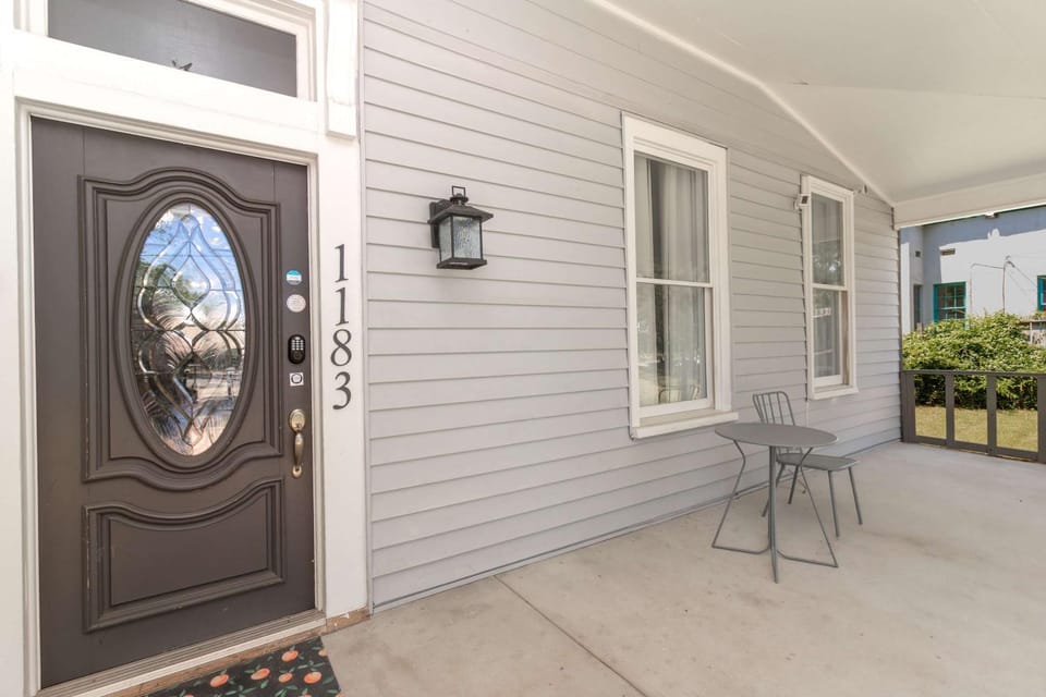 Ultimate Group Stay Private Pool Sleeps 18 Near Riverwalk House in Columbus