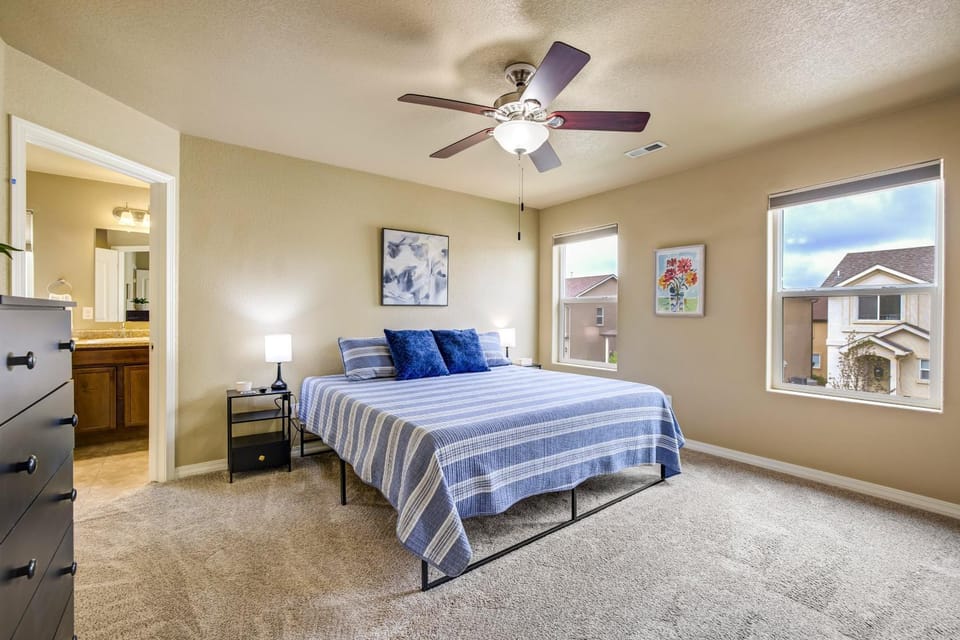 King Suite at Northgate - Pet Friendly & Fast WiFi House in Black Forest