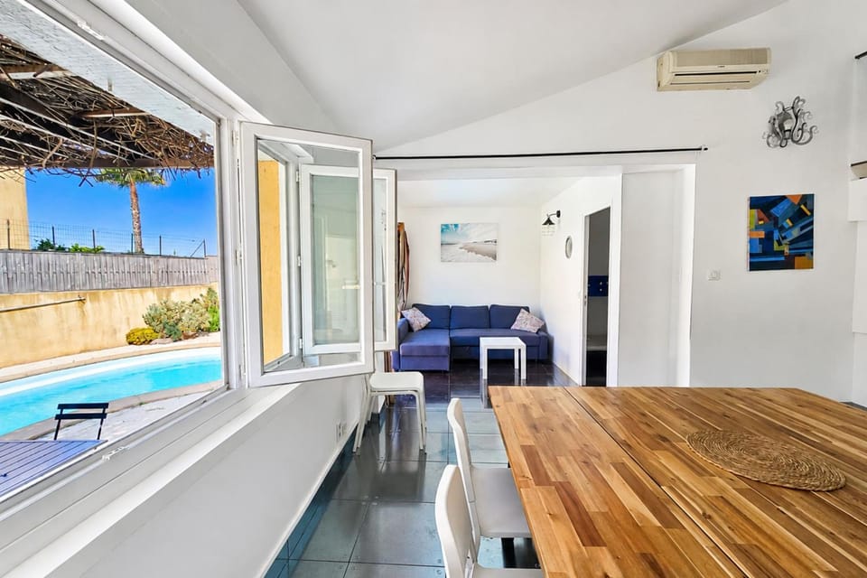 Cosy House With Sea View House in Sanary-sur-Mer