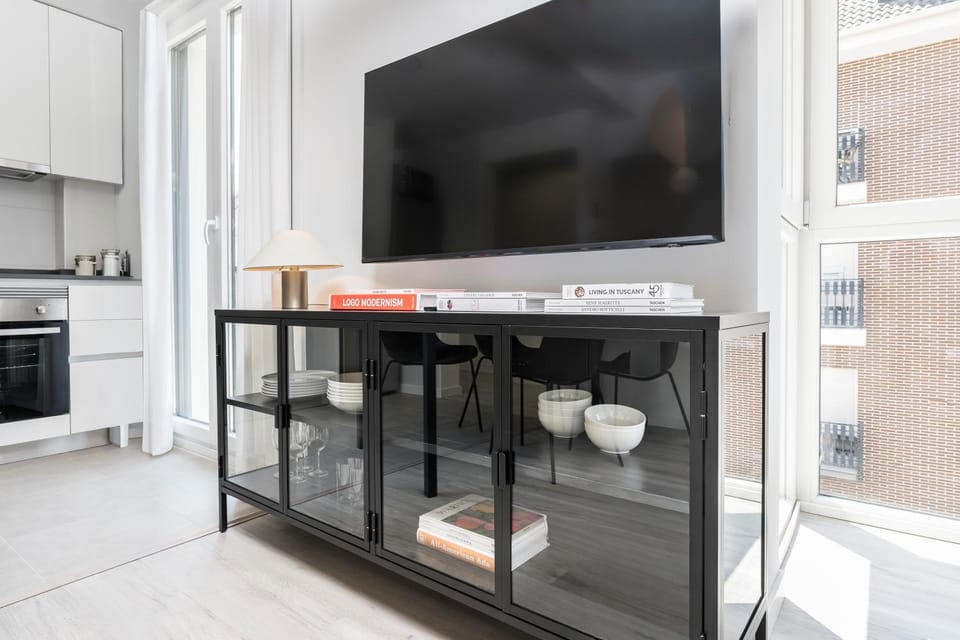 TV and multimedia, Living room, Lounge or bar